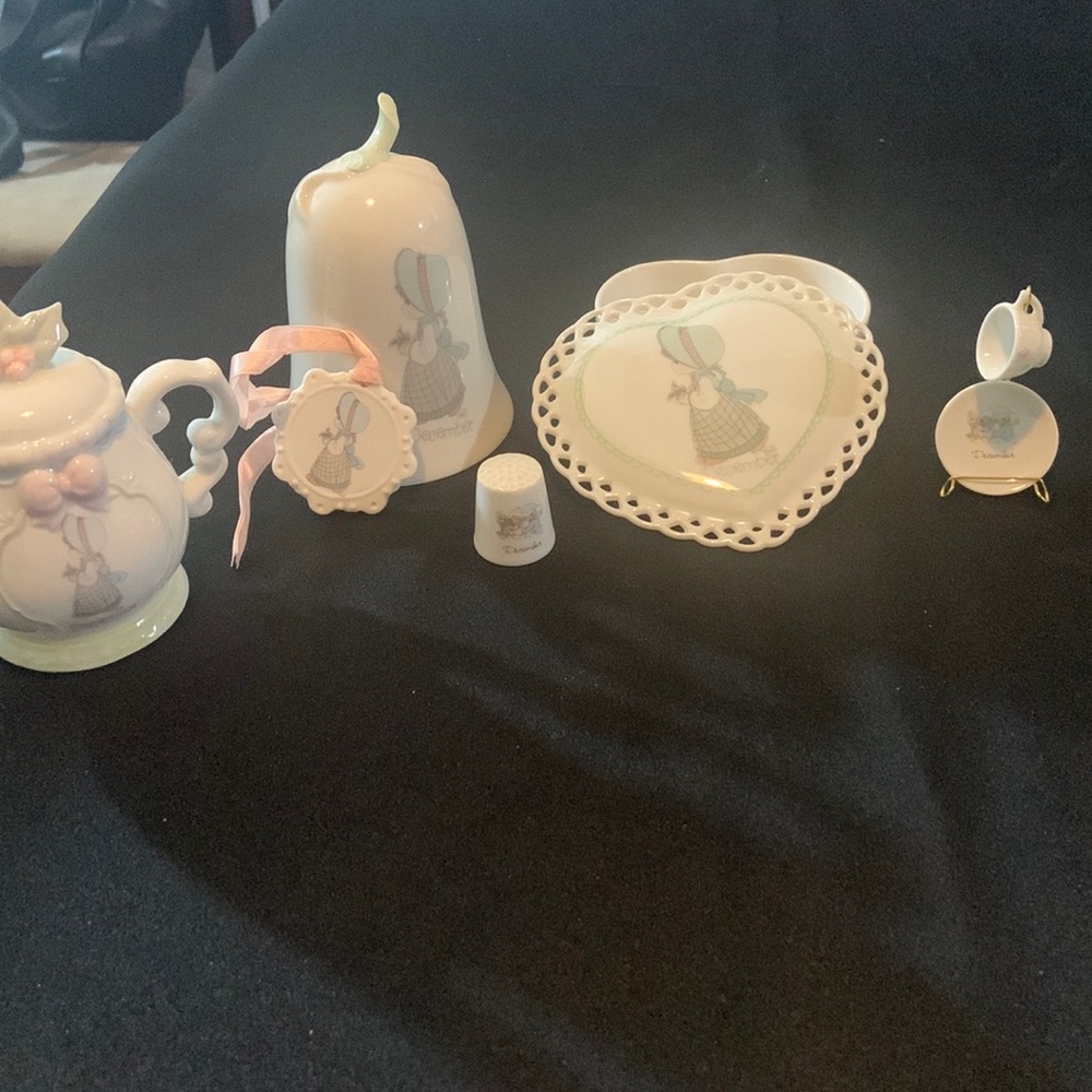 Precious Moments December Collection